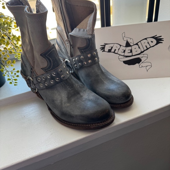 FreeBird Ankle Boots - Picture 2 of 6